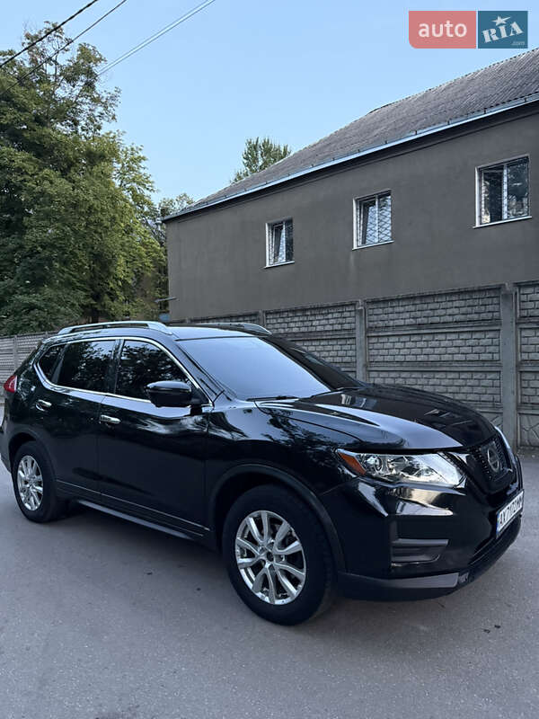 Внедорожник / Кроссовер Nissan Rogue 2017 в Харькове