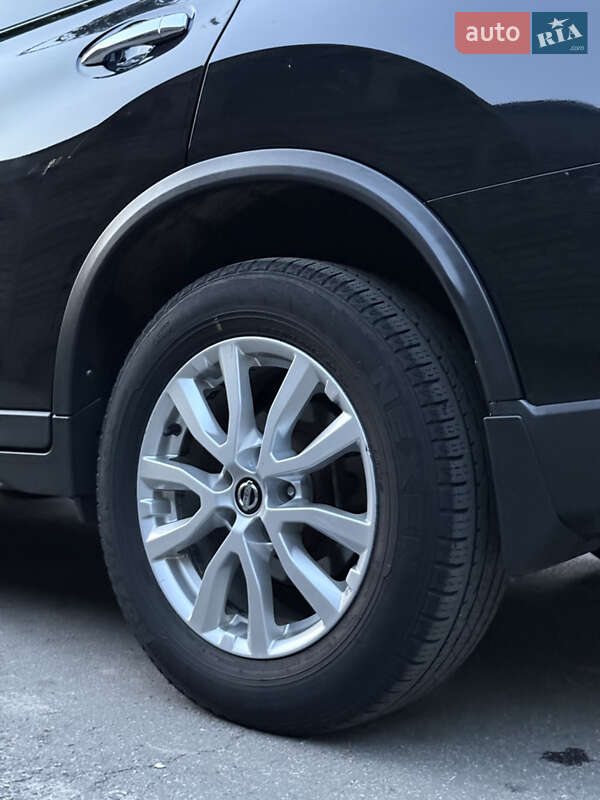 Внедорожник / Кроссовер Nissan Rogue 2017 в Харькове