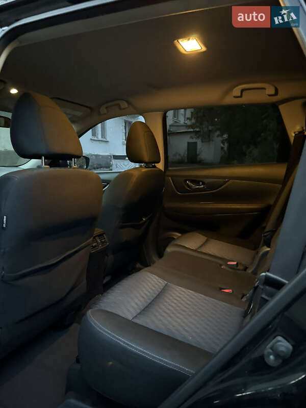 Внедорожник / Кроссовер Nissan Rogue 2017 в Харькове