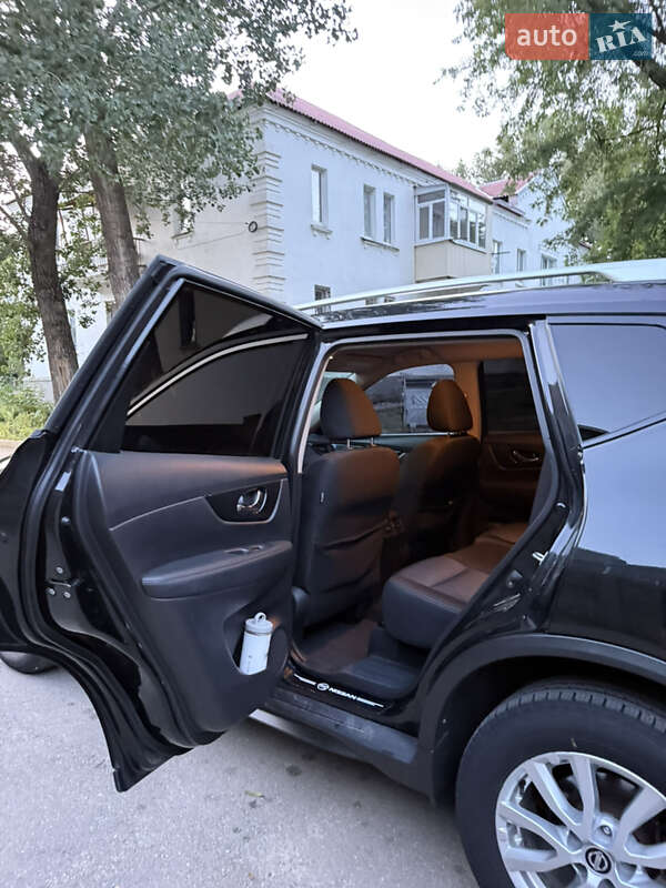 Внедорожник / Кроссовер Nissan Rogue 2017 в Харькове