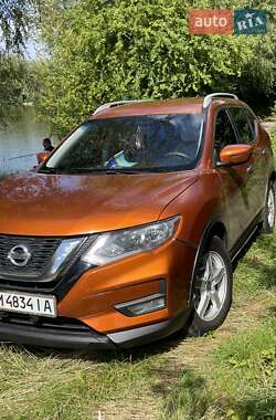 Внедорожник / Кроссовер Nissan Rogue 2017 в Звягеле