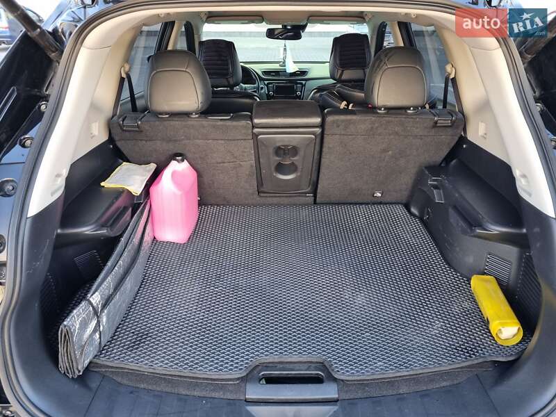 Позашляховик / Кросовер Nissan Rogue 2017 в Одесі