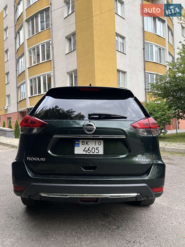 Внедорожник / Кроссовер Nissan Rogue 2017 в Ровно