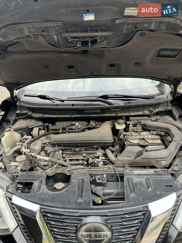 Внедорожник / Кроссовер Nissan Rogue 2017 в Ровно
