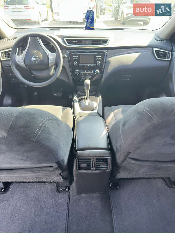 Внедорожник / Кроссовер Nissan Rogue 2016 в Полтаве