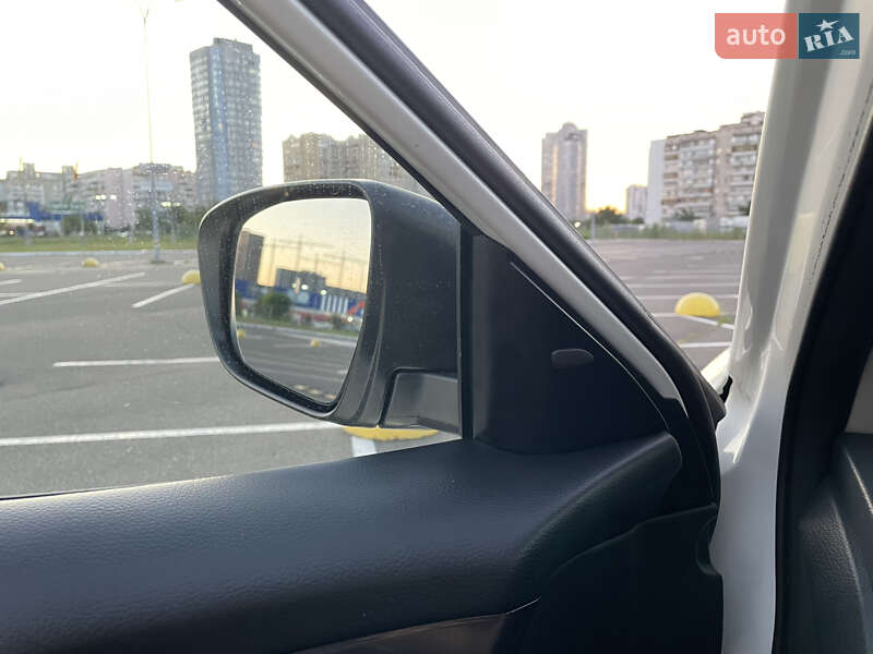 Внедорожник / Кроссовер Nissan Rogue 2018 в Киеве