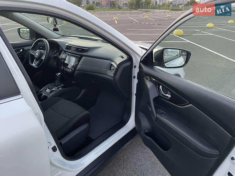 Внедорожник / Кроссовер Nissan Rogue 2018 в Киеве