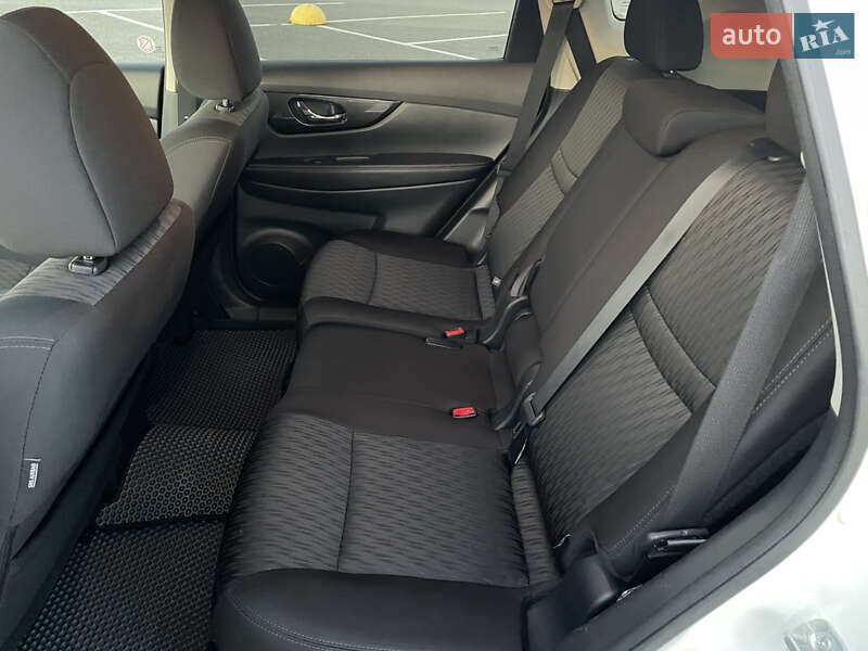 Внедорожник / Кроссовер Nissan Rogue 2018 в Киеве