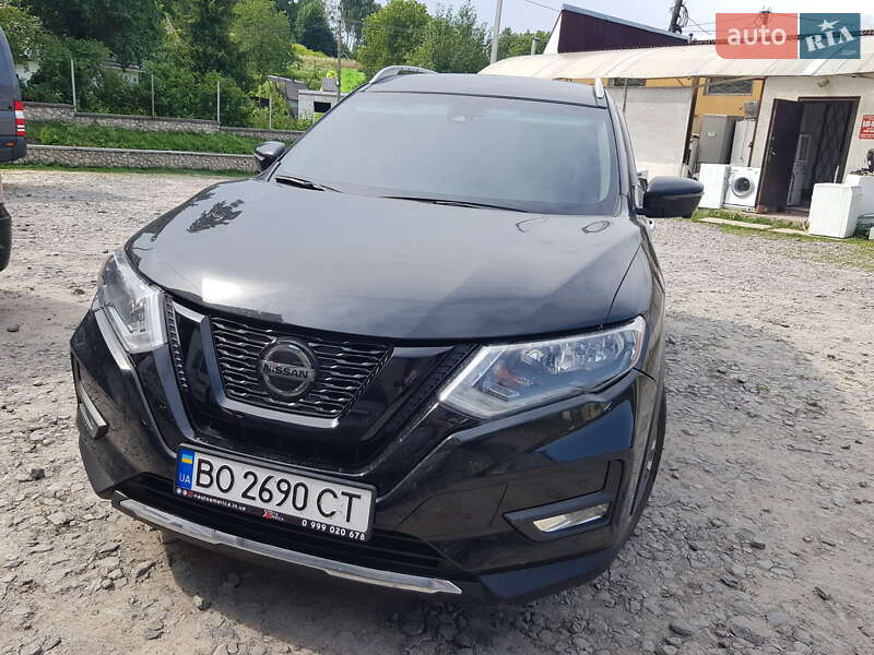 Внедорожник / Кроссовер Nissan Rogue 2017 в Киеве
