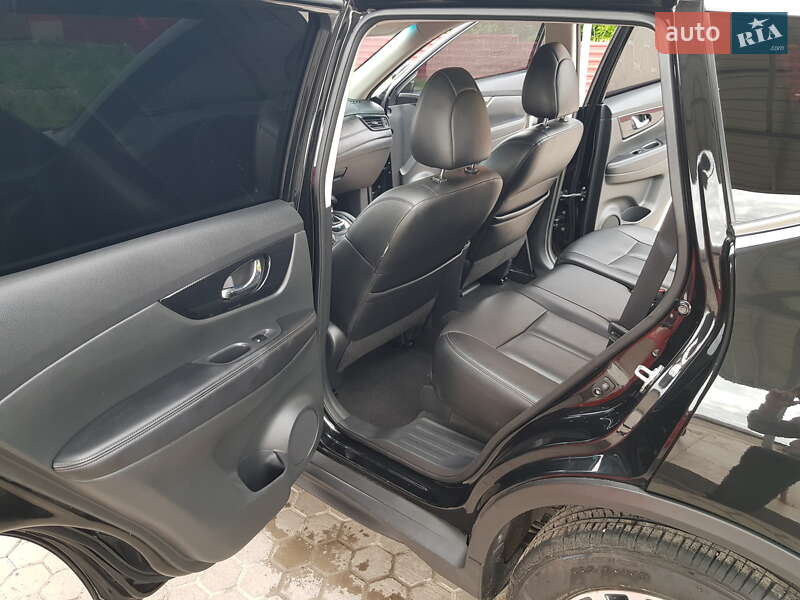 Внедорожник / Кроссовер Nissan Rogue 2017 в Киеве