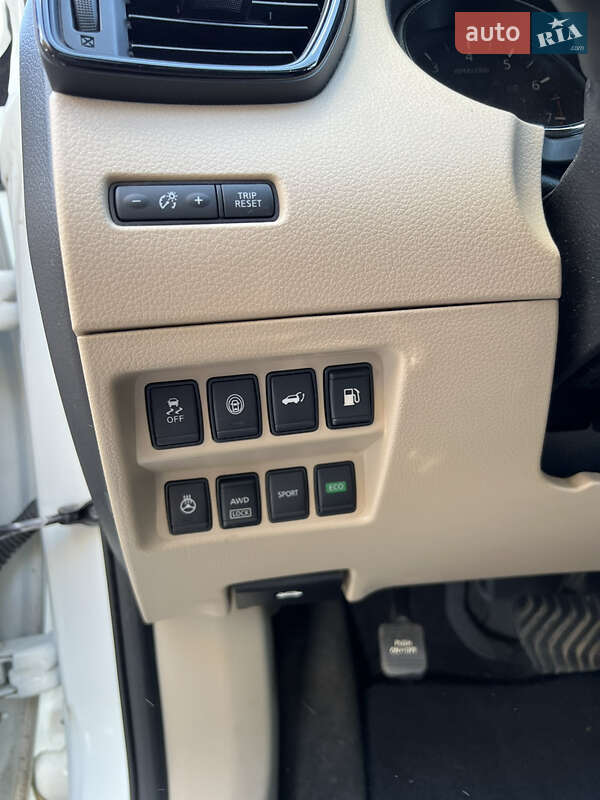 Позашляховик / Кросовер Nissan Rogue 2018 в Броварах