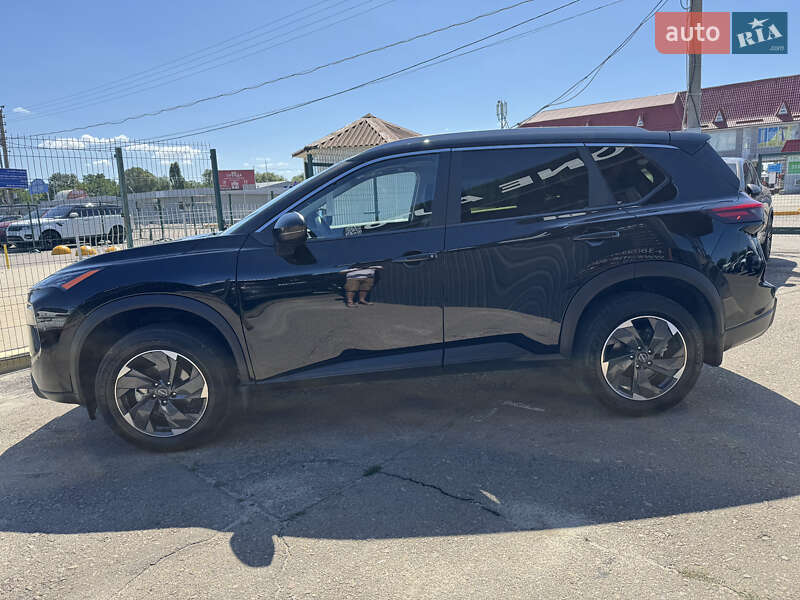 Позашляховик / Кросовер Nissan Rogue 2024 в Києві
