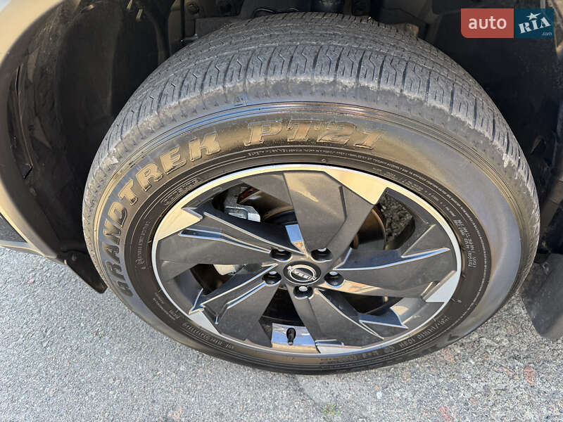 Позашляховик / Кросовер Nissan Rogue 2024 в Києві