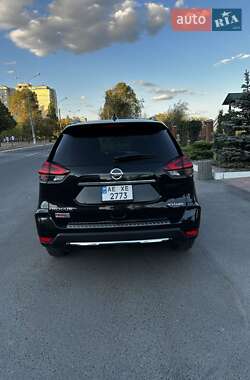 Внедорожник / Кроссовер Nissan Rogue 2018 в Каменском