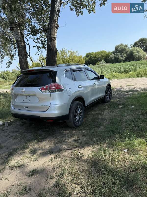 Позашляховик / Кросовер Nissan Rogue 2016 в Ізюмі