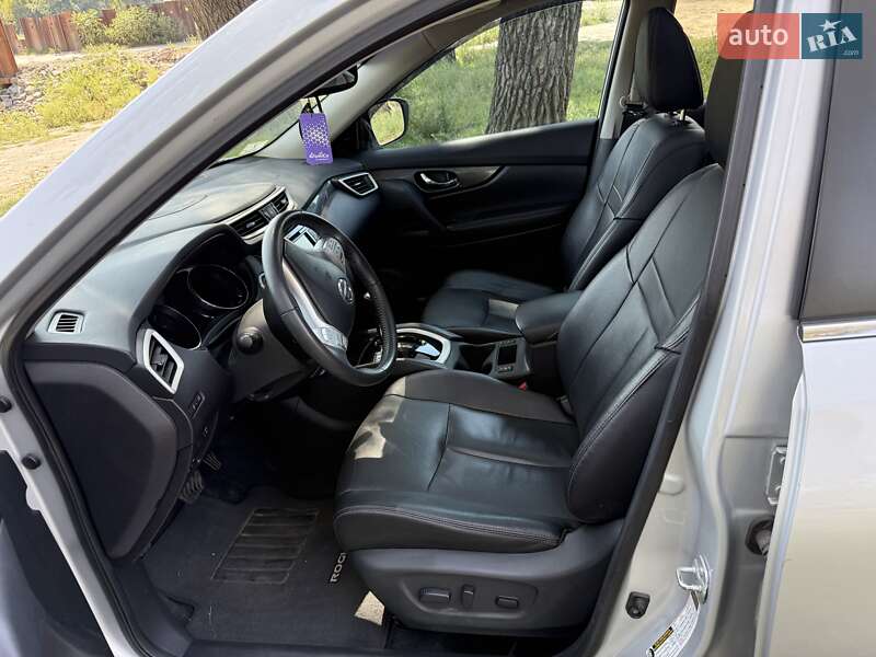 Позашляховик / Кросовер Nissan Rogue 2016 в Ізюмі