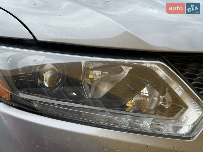 Позашляховик / Кросовер Nissan Rogue 2016 в Харкові