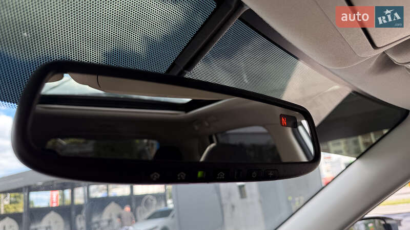 Внедорожник / Кроссовер Nissan Rogue 2016 в Киеве