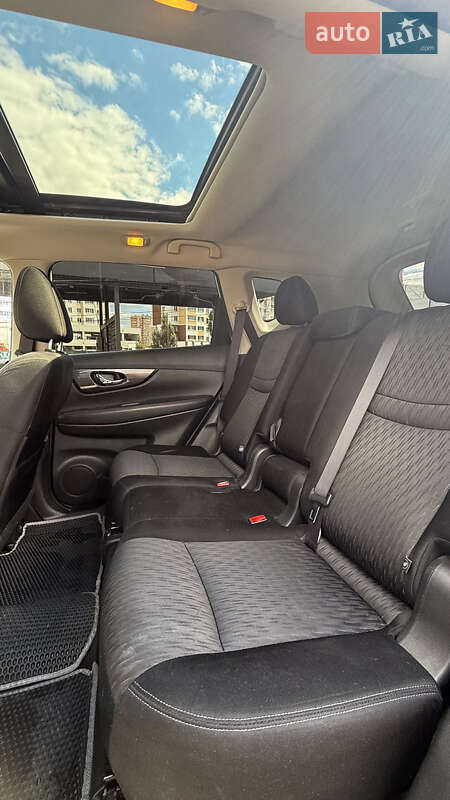 Внедорожник / Кроссовер Nissan Rogue 2016 в Киеве