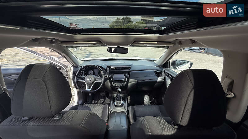 Внедорожник / Кроссовер Nissan Rogue 2016 в Киеве