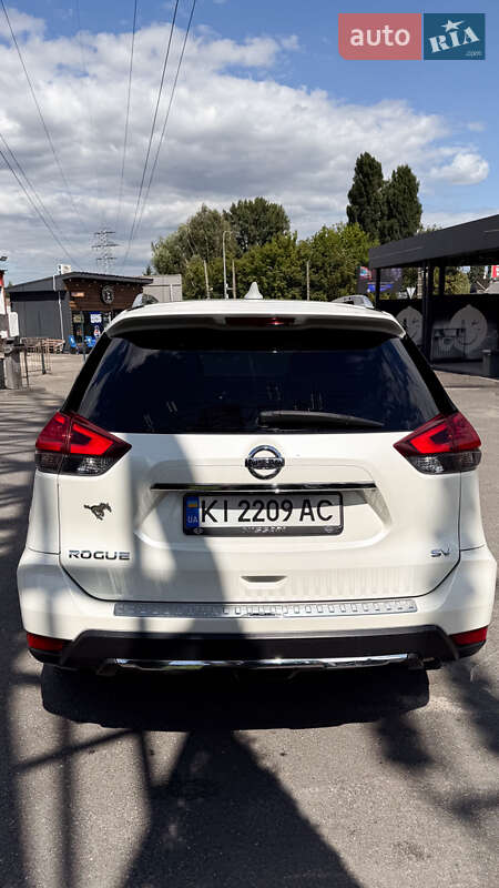 Внедорожник / Кроссовер Nissan Rogue 2016 в Киеве