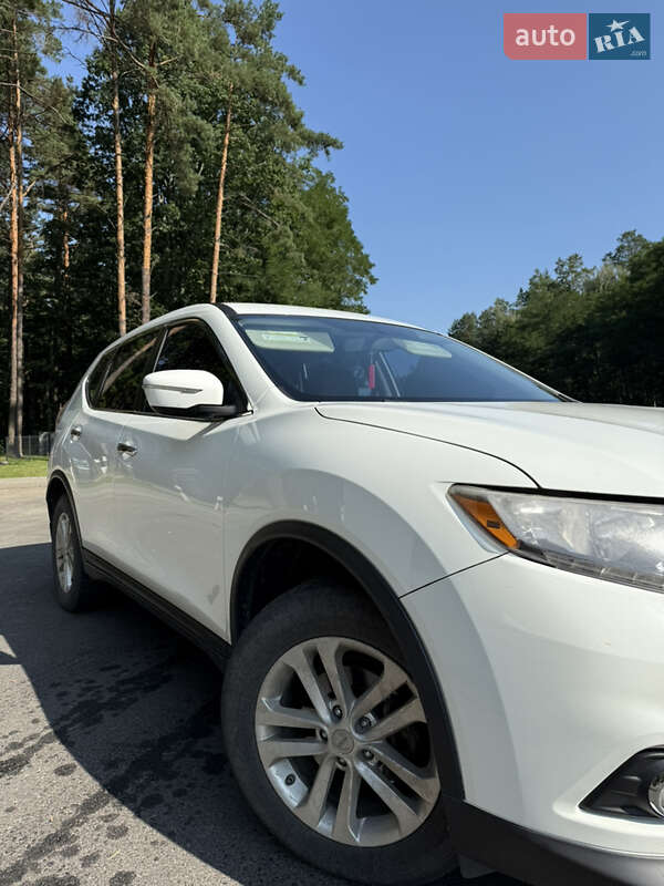 Внедорожник / Кроссовер Nissan Rogue 2015 в Олевске