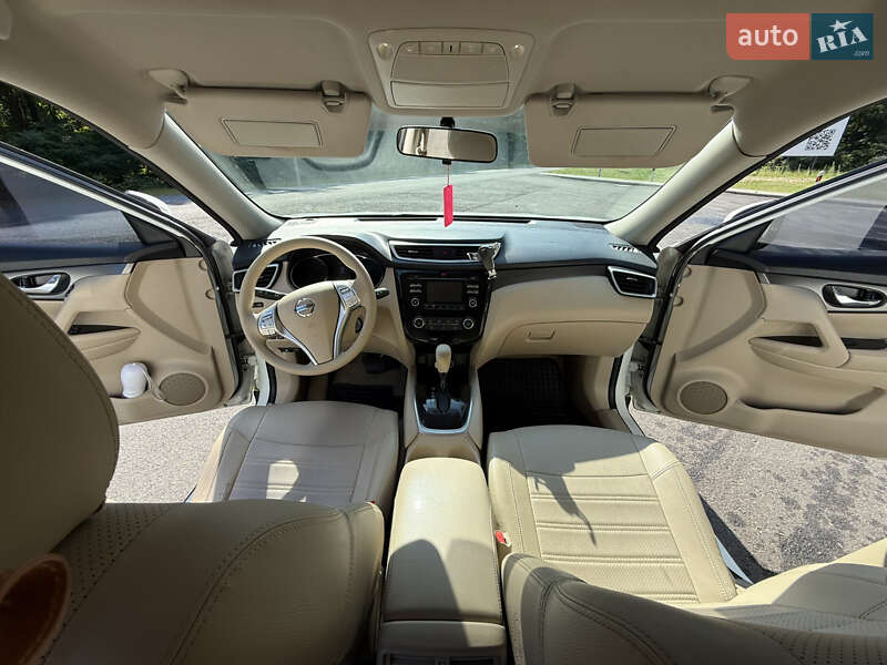 Внедорожник / Кроссовер Nissan Rogue 2015 в Олевске