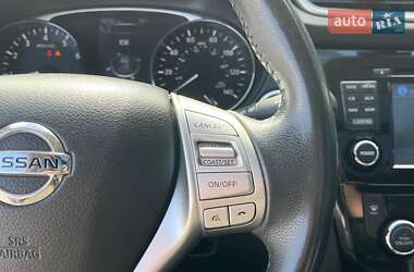 Внедорожник / Кроссовер Nissan Rogue 2014 в 