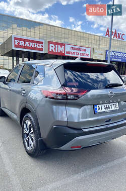 Внедорожник / Кроссовер Nissan Rogue 2023 в 