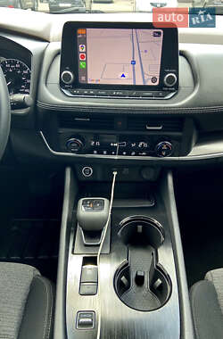 Внедорожник / Кроссовер Nissan Rogue 2023 в 