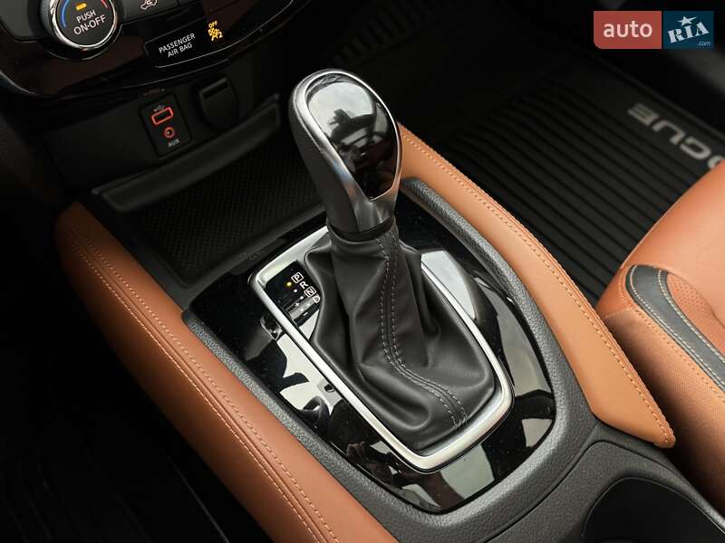 Внедорожник / Кроссовер Nissan Rogue 2017 в Одессе