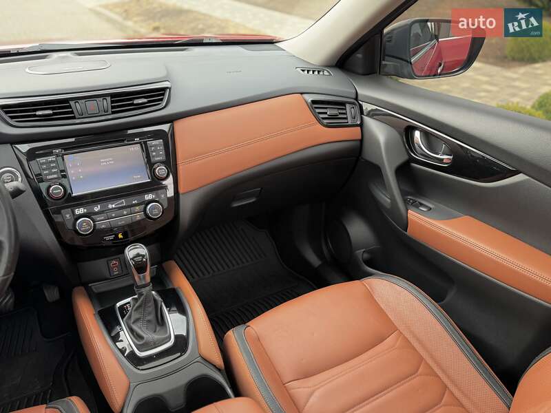 Внедорожник / Кроссовер Nissan Rogue 2017 в Одессе