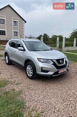 Внедорожник / Кроссовер Nissan Rogue 2017 в Новом Ярычеве