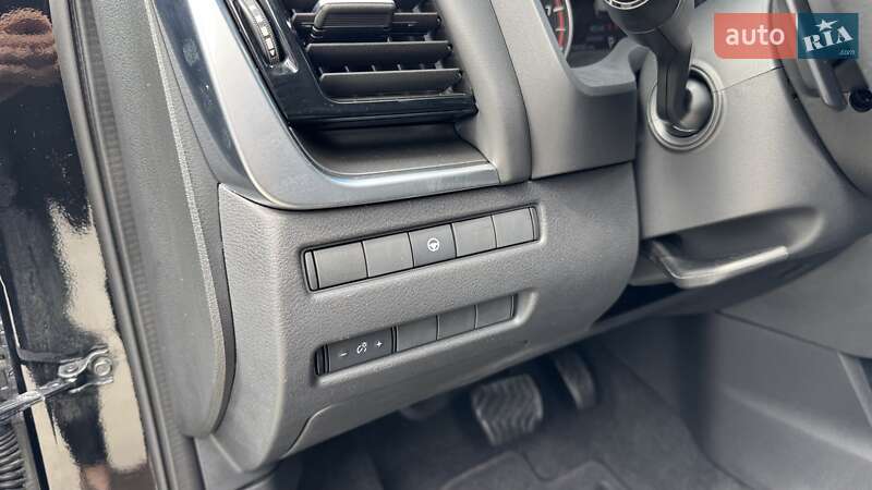 Позашляховик / Кросовер Nissan Rogue 2021 в Києві