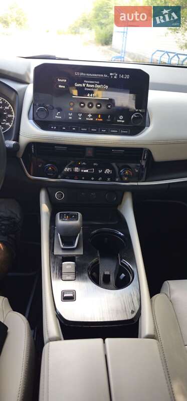 Позашляховик / Кросовер Nissan Rogue 2021 в Києві