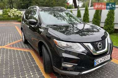 Внедорожник / Кроссовер Nissan Rogue 2017 в Хырове