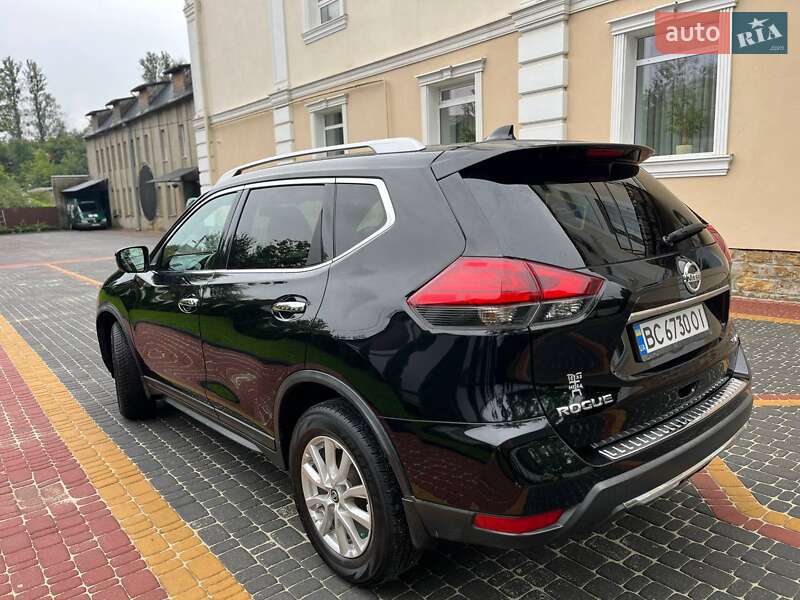 Внедорожник / Кроссовер Nissan Rogue 2017 в Хырове