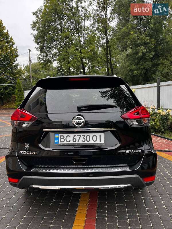 Внедорожник / Кроссовер Nissan Rogue 2017 в Хырове