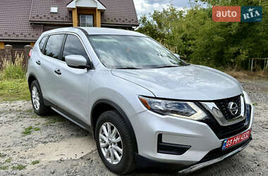 Внедорожник / Кроссовер Nissan Rogue 2017 в Луцке