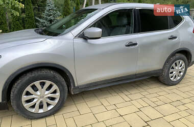 Позашляховик / Кросовер Nissan Rogue 2016 в Львові