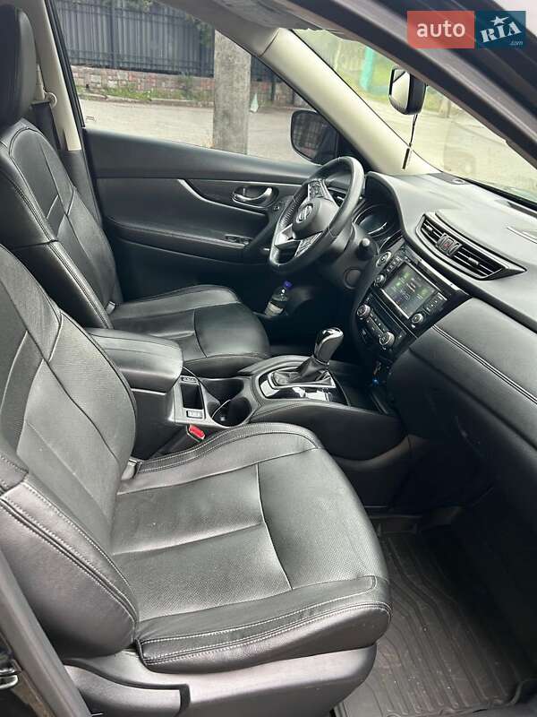 Позашляховик / Кросовер Nissan Rogue 2017 в Івано-Франківську