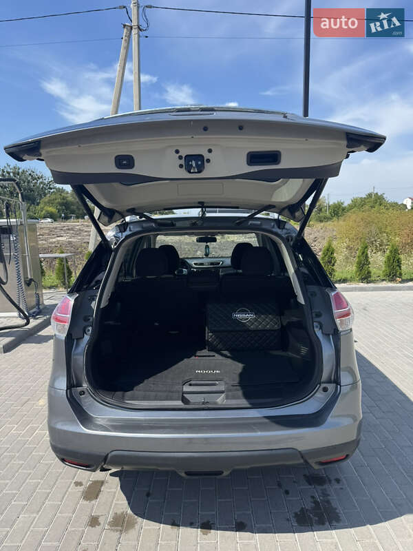 Позашляховик / Кросовер Nissan Rogue 2015 в Львові