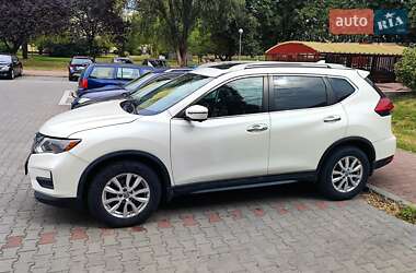 Внедорожник / Кроссовер Nissan Rogue 2017 в Киеве