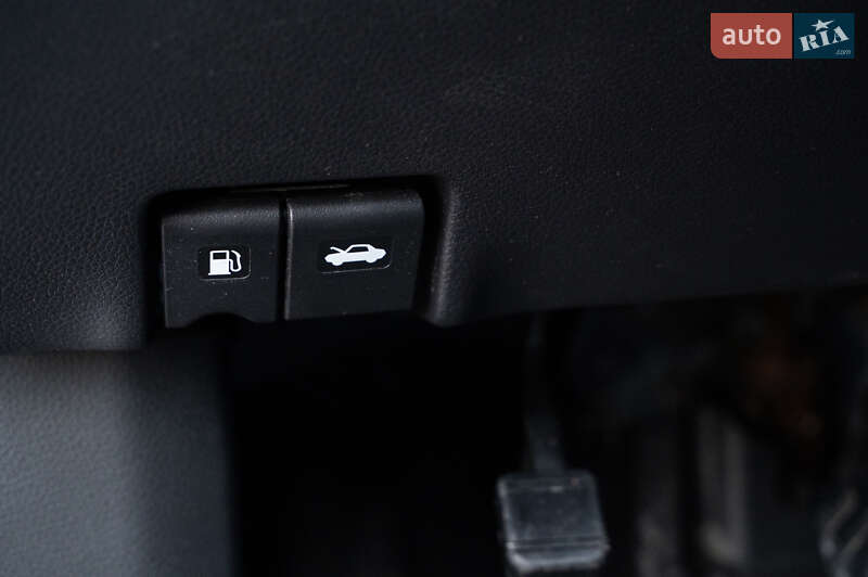 Позашляховик / Кросовер Nissan Rogue 2014 в Тернополі