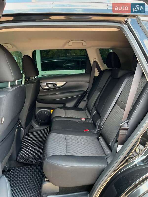 Позашляховик / Кросовер Nissan Rogue 2016 в Полтаві