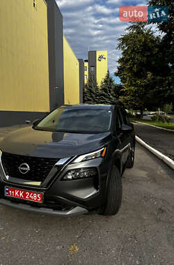 Внедорожник / Кроссовер Nissan Rogue 2023 в 