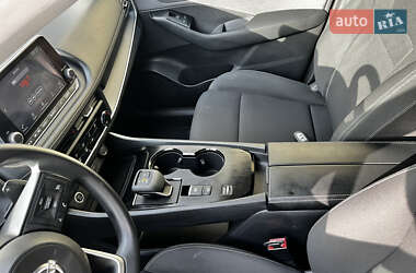 Внедорожник / Кроссовер Nissan Rogue 2023 в 