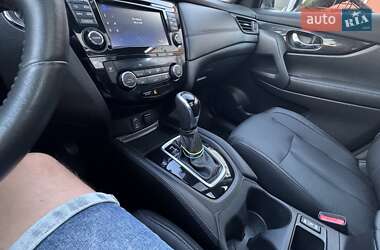Внедорожник / Кроссовер Nissan Rogue 2016 в 
