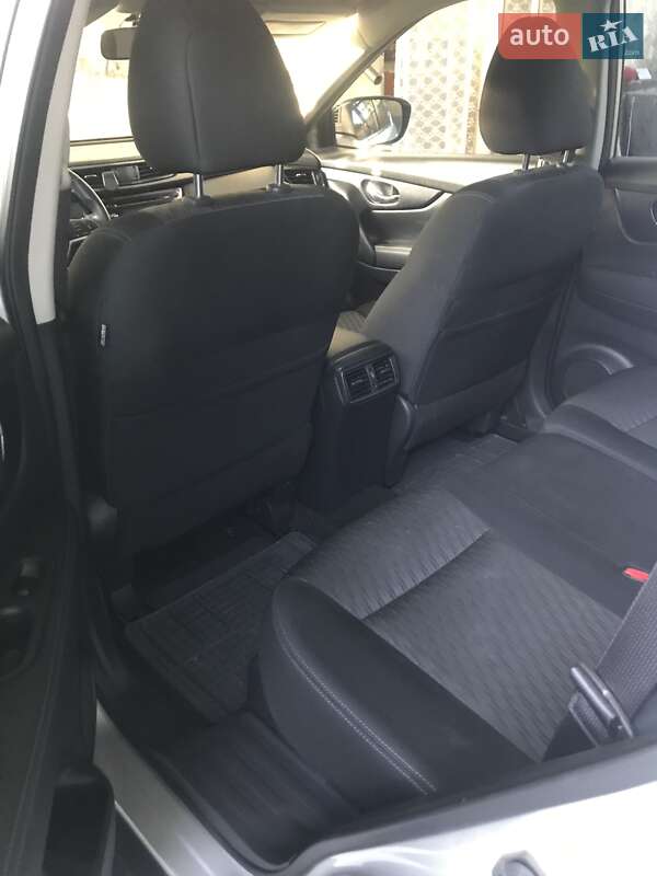 Внедорожник / Кроссовер Nissan Rogue 2017 в Светловодске