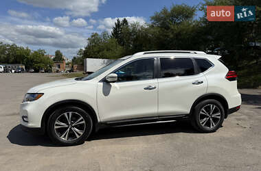 Внедорожник / Кроссовер Nissan Rogue 2018 в 